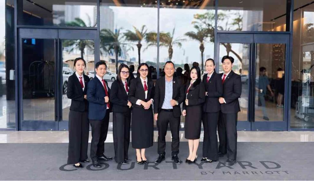 team Biệt Đội Booking