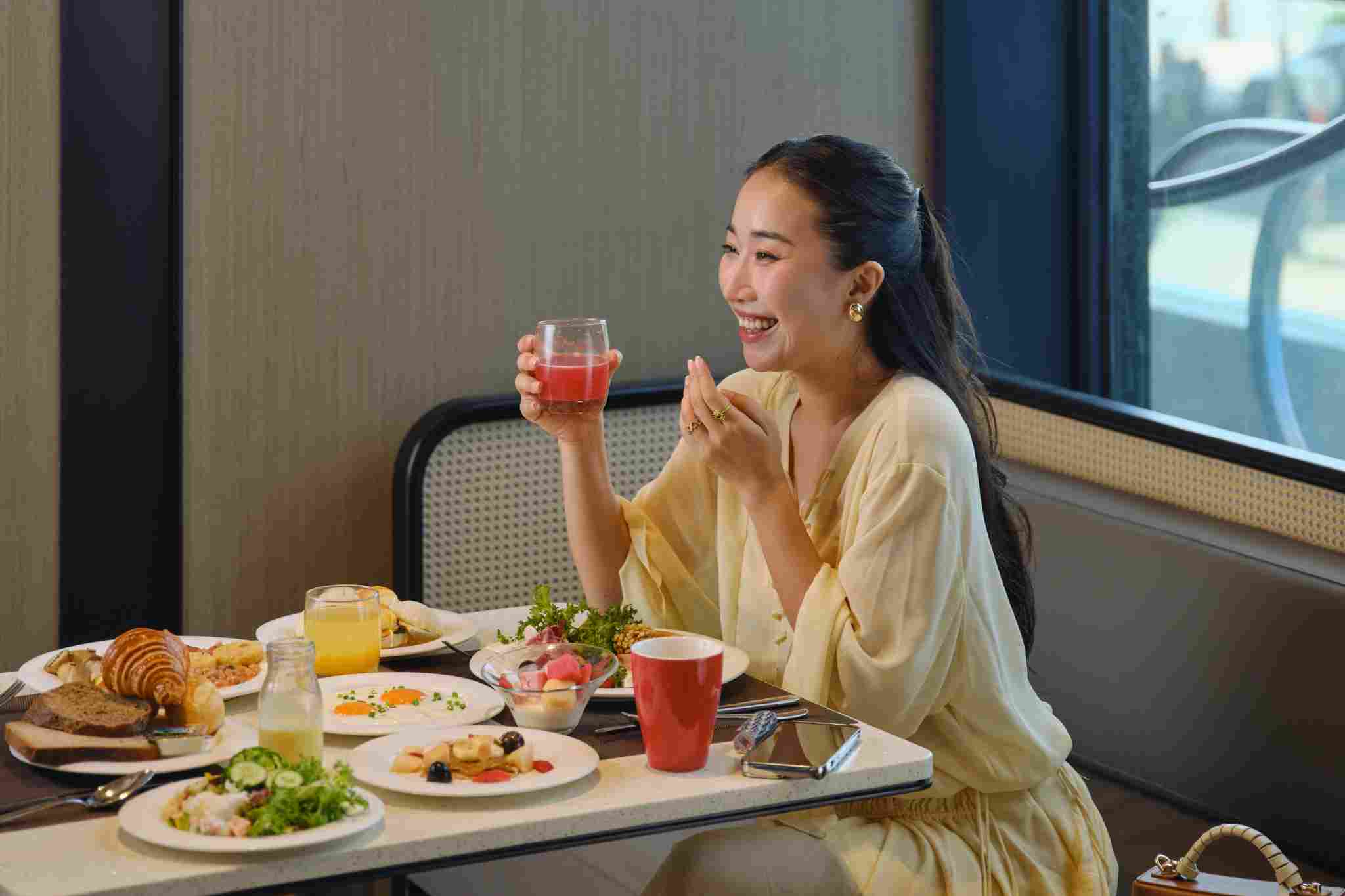 Bữa ăn đầy màu sắc tại Restaurant M Landmark