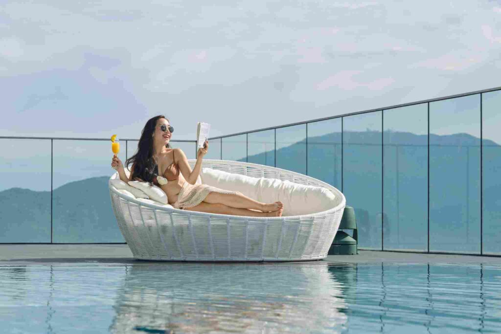 Bể bơi vô cực tại tầng thượng M Landmark