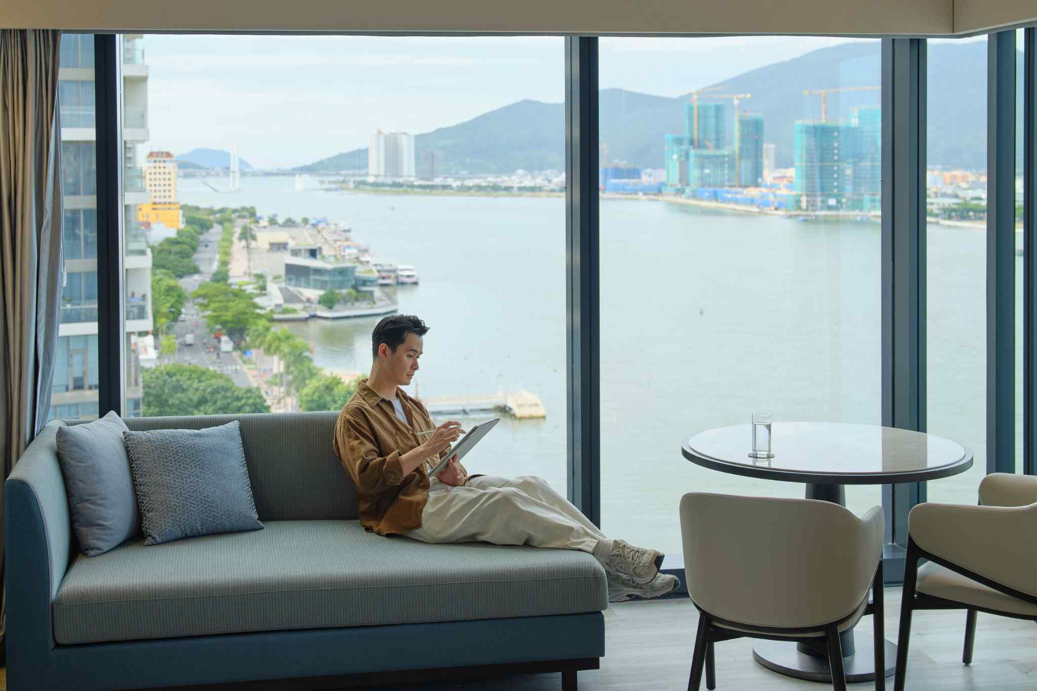 Sở hữu không gian thoáng đãng và ngập tràng ánh sáng