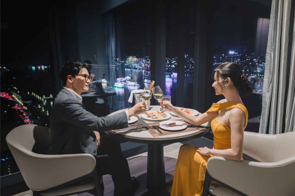 Bữa ăn sang trọng tại căn hộ M Landmark Residence